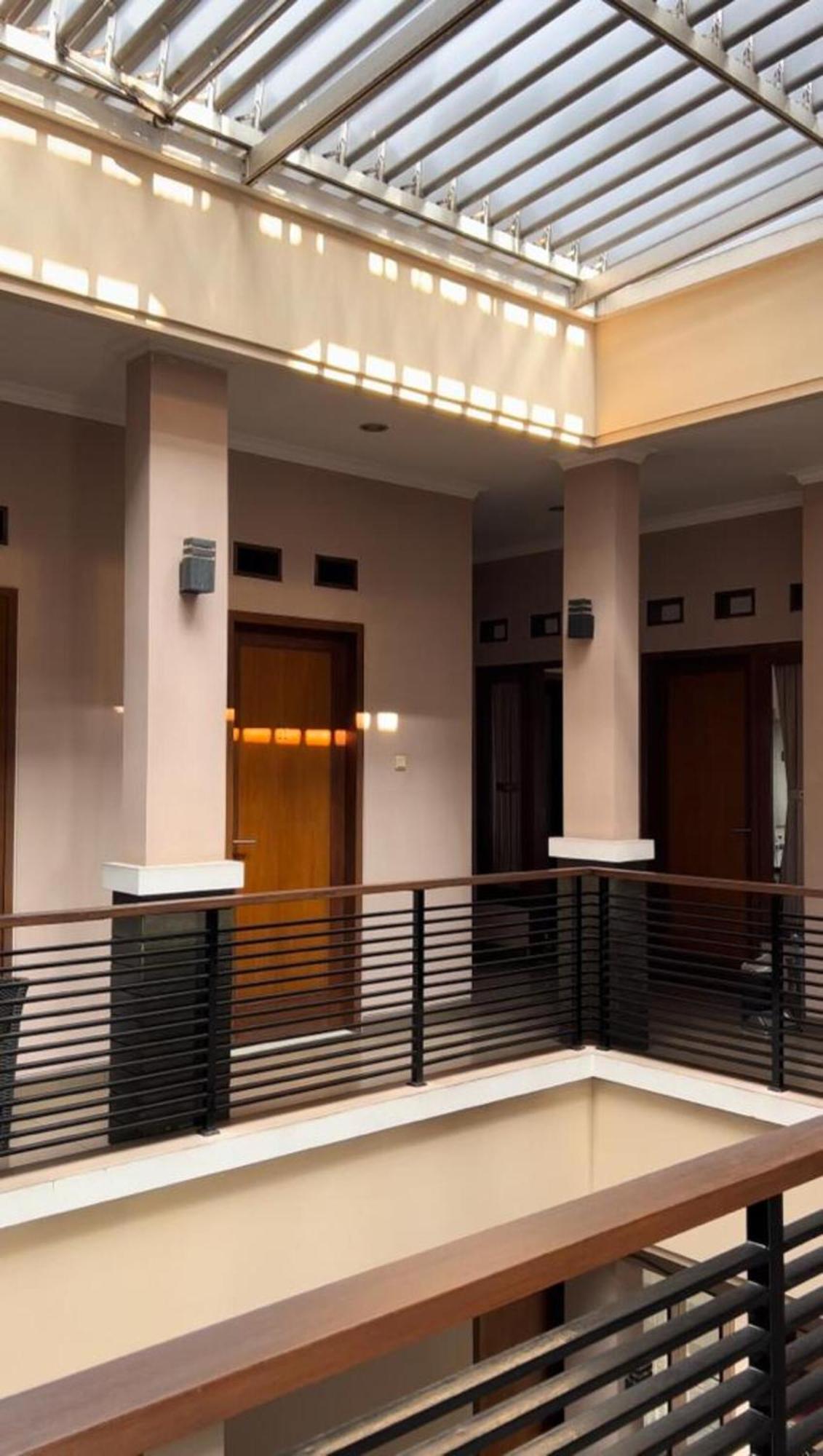 Hens Guesthouse Syariah Gadobangkong Exterior photo